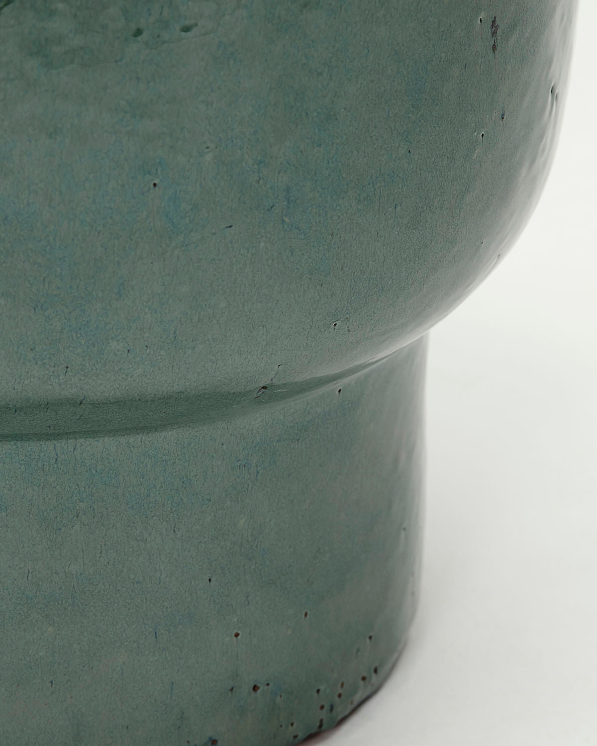 Terra ceramic planter